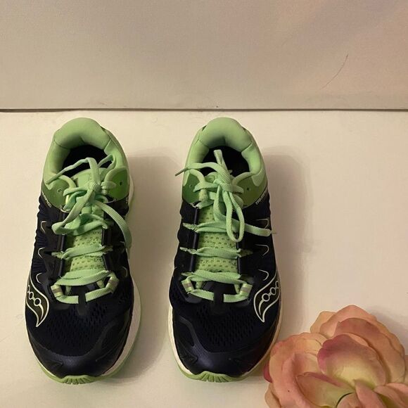 💥Saucony Trumph ISO 4, navy/ Mnt Size : 5 US - Picture 8 of 8